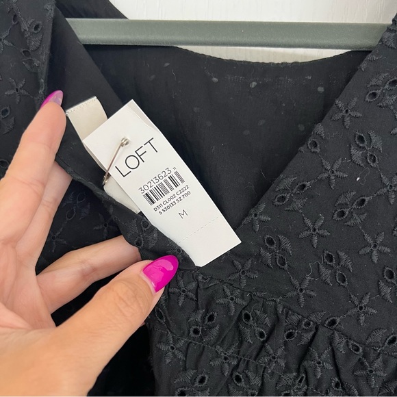 Loft Eyelet V-Back Shell Black Tank - Picture 5 of 7